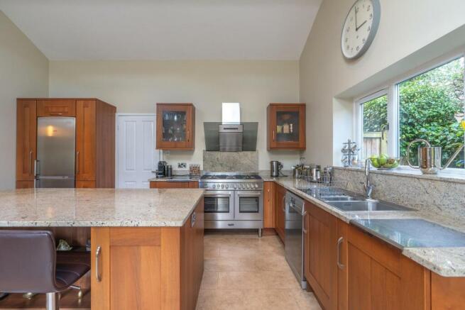 Kitchen 1.jpg