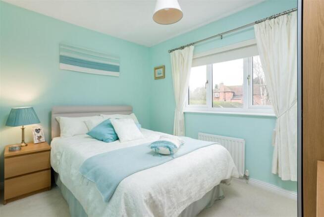 4 Walnut Close-33.jpg