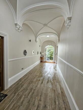 1 bed Hotel Room to rent Image 4