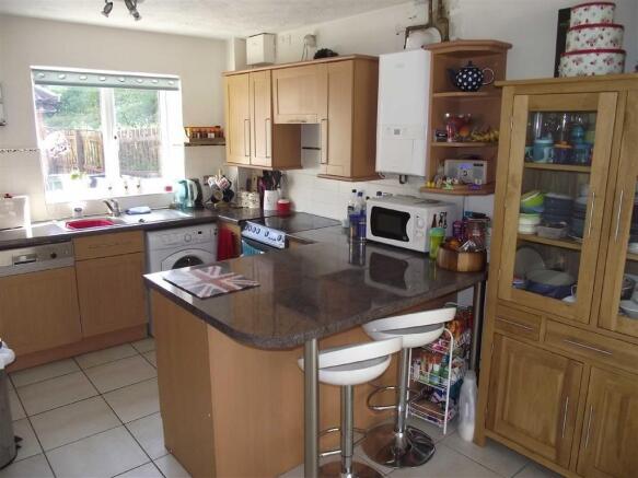 KITCHEN / DINING ROO