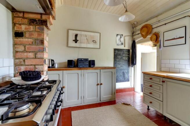 11. Kitchen 2