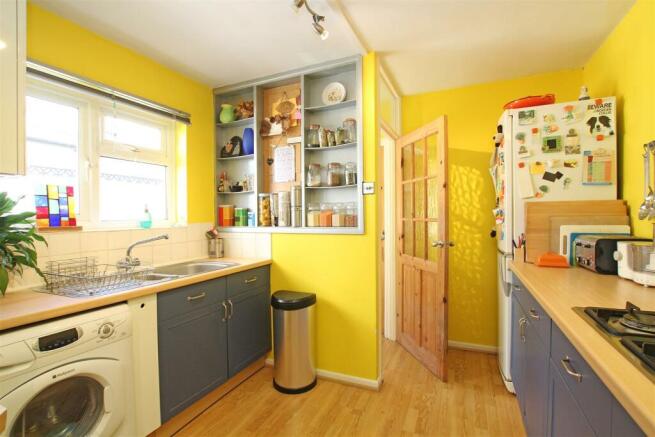 8NR - Kitchen 2.jpg
