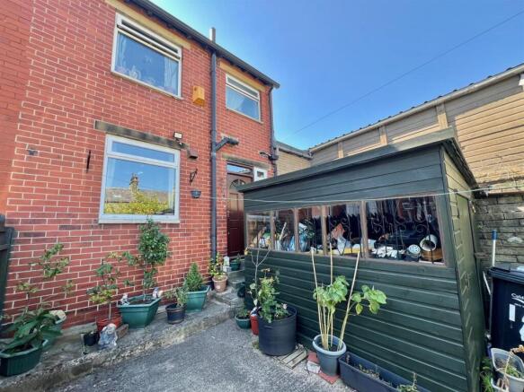 2 bed House for sale Image 7