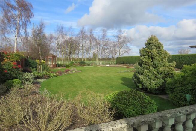 Rear Garden 2.JPG