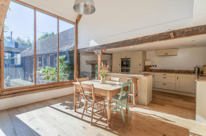 Kitchen/Breakfast Rm