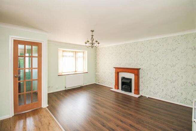 4 bed Detached for sale Image 5