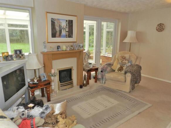Lounge/Sitting Room