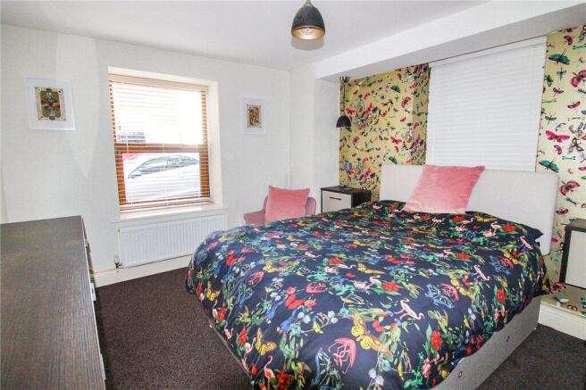2 bed Apartment for sale Image 5