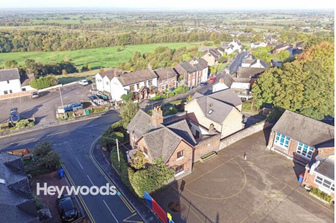 3-bed detached on The Drive, Alsagers Bank, ST7, £300,000