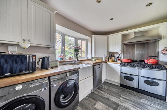 1373867-1-6903a5c...