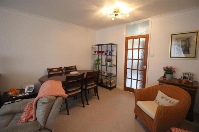 Lounge/Dining Room