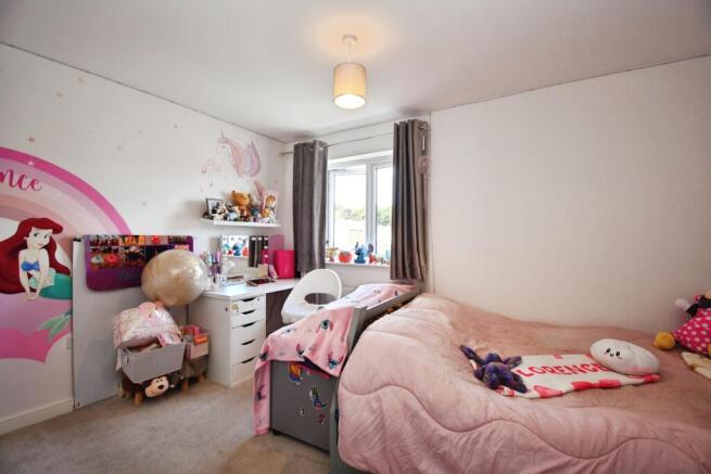 4 bed Detached for sale Image 11