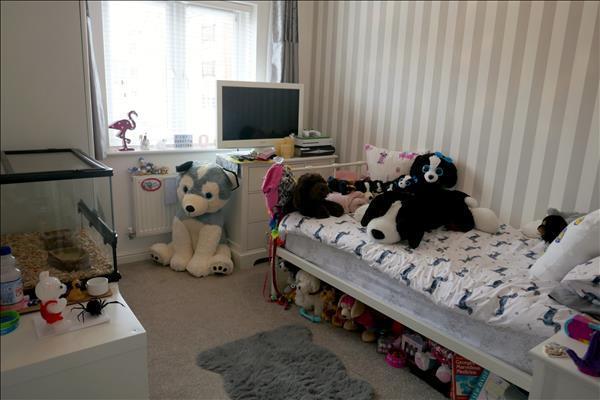 BEDROOM 2 (Rear):