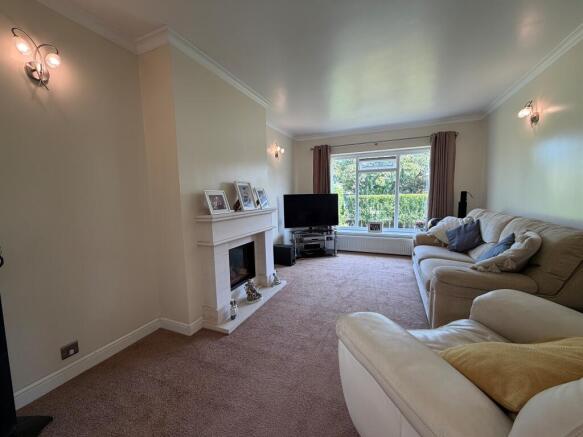 2 bed Semi-Detached Bungalow for sale Image 10