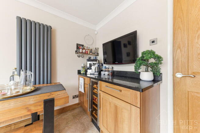 3 bed Semi-Detached for sale Image 11