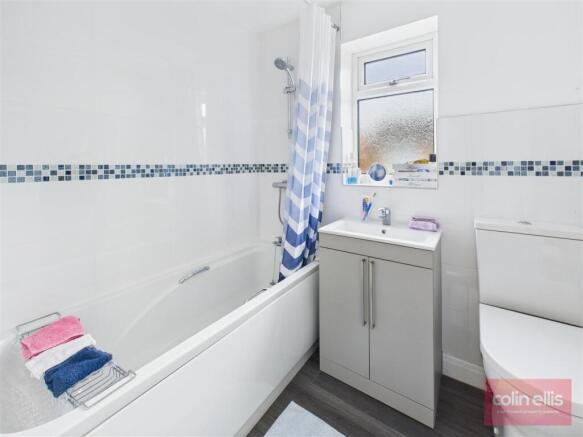 2 bed Semi-Detached Bungalow for sale Image 7