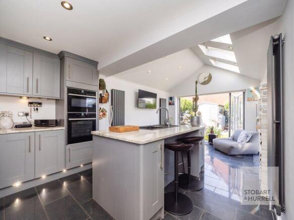 Breakfast bar and kitchen
