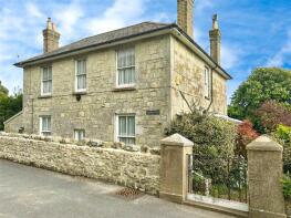 Capheaton, Bonchurch Shute, Ventnor PO38 1NX