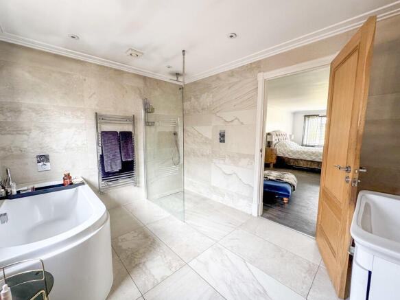 bed 1 ensuite