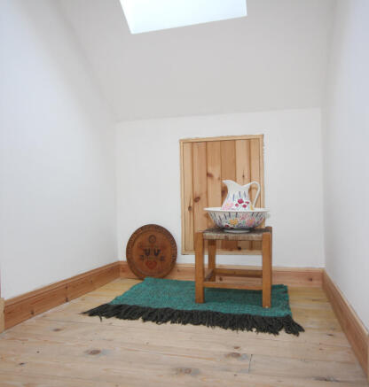 Urrview, 13 Victoria Street, Kirkpatrick Durham - 