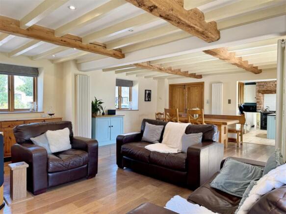 4 bed Barn Conversion for sale Image 8