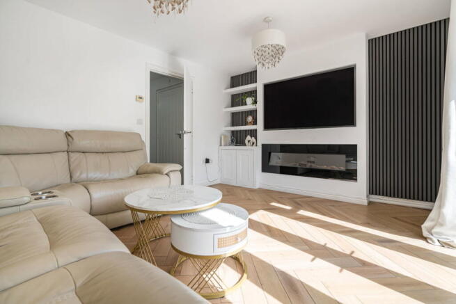 3 bed Semi-Detached for sale Image 11