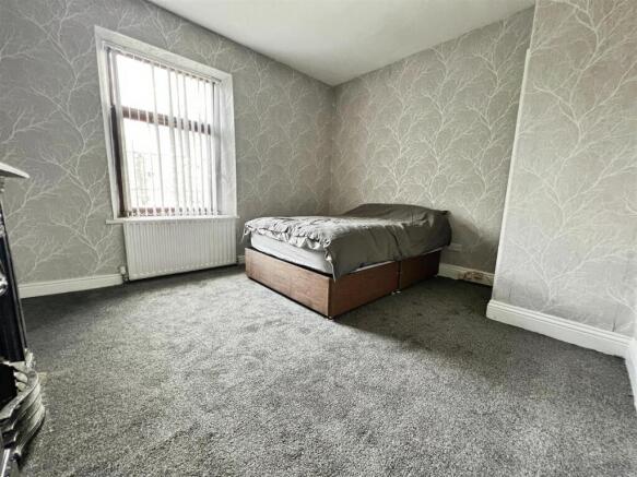 4 bed Terraced for sale Image 10