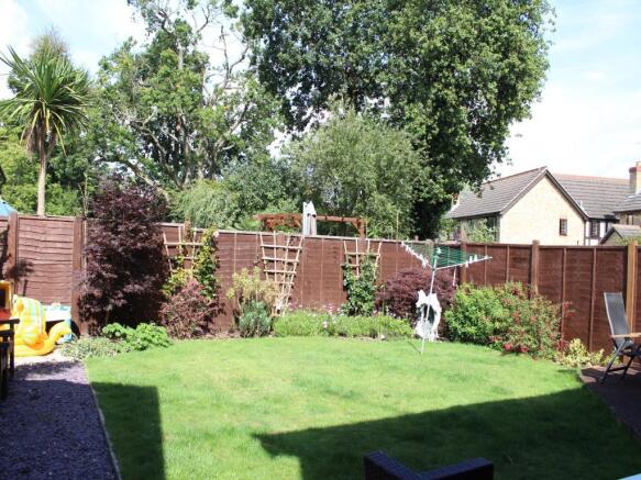 GARDEN
