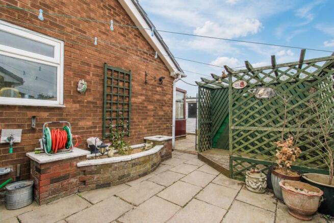 2 bed Semi-Detached Bungalow for sale Image 10