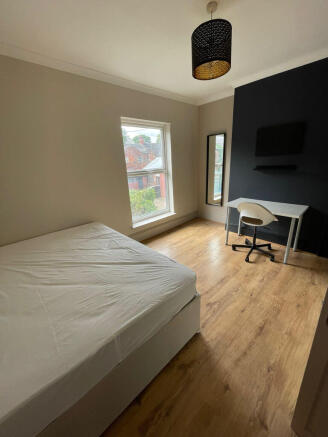 3 bed House to rent Image 5
