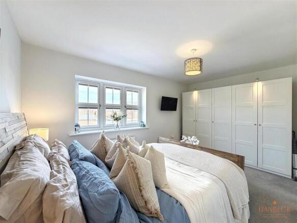 3 bed House for sale Image 11