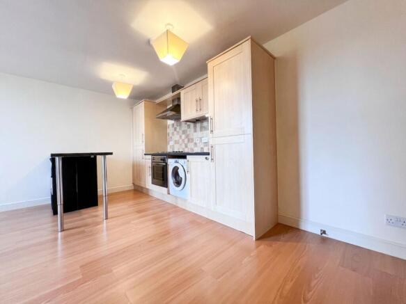 2 bed Apartment for sale Image 4