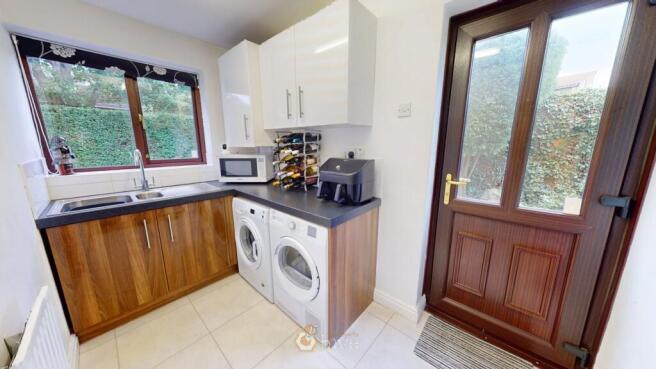 4 bed Detached for sale Image 11