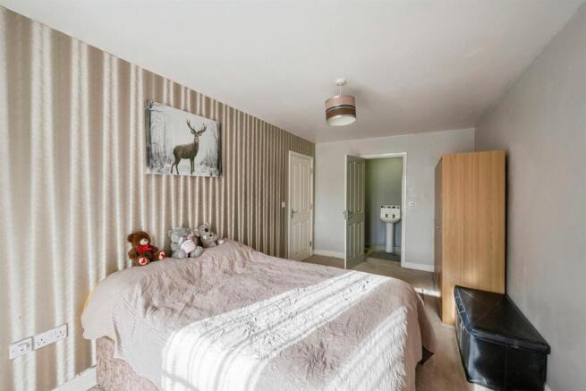 2 bed Apartment for sale Image 7