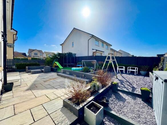 Juniper Street, Irvine garden