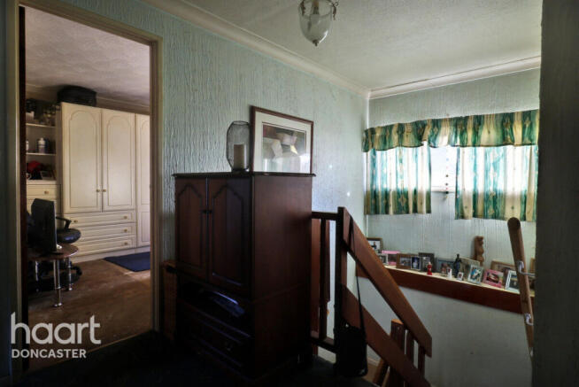 4 bed Detached for sale Image 12