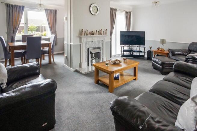 Lounge/Dining Room