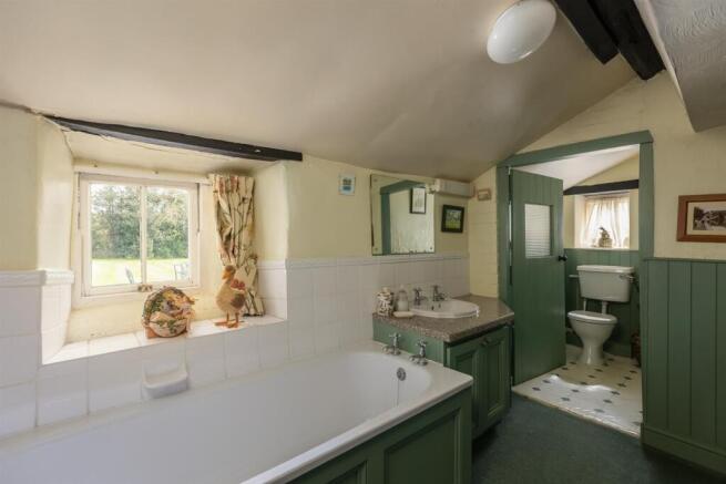 3 bed House for sale Image 10