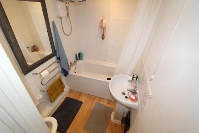 1 bed Flat to rent Image 4