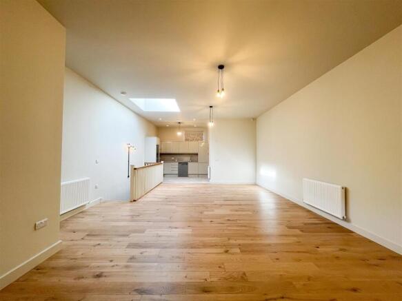 3 bed Mews to rent Image 6