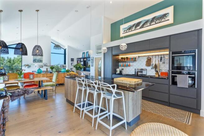 Kitchen Lounge 1.jpg