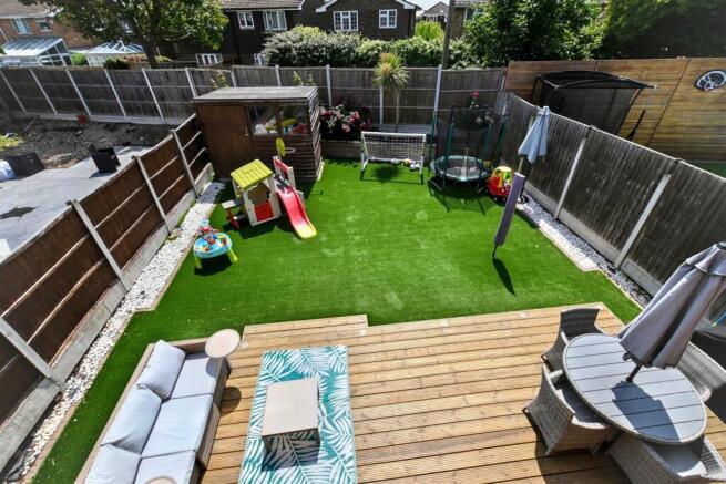 Primrose Close, Canvey Island photo 4