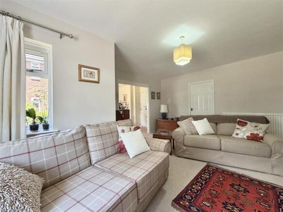 3 bed Semi-Detached for sale Image 5