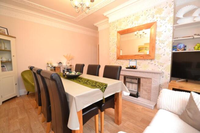 3 bed Semi-Detached for sale Image 8