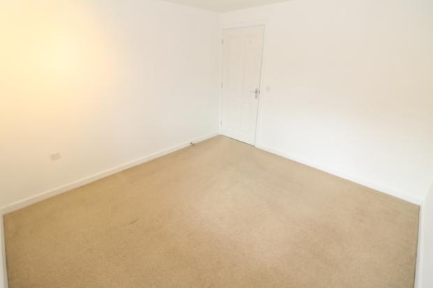 Bedroom 1 (2)