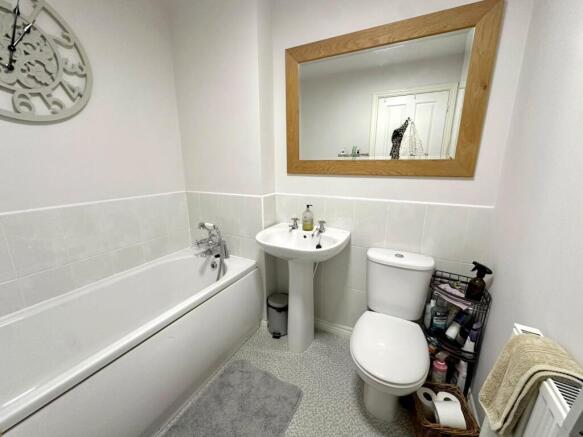 3 bed Semi-Detached for sale Image 10