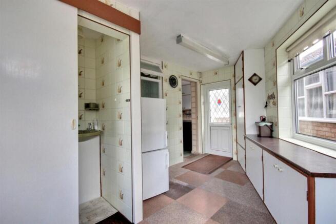2 bed Semi-Detached Bungalow for sale Image 11