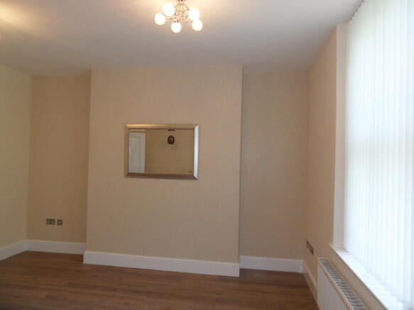 2 bed Apartment to rent Image 6
