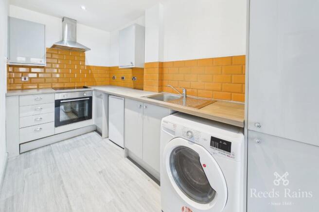 1 bed Apartment to rent Image 5