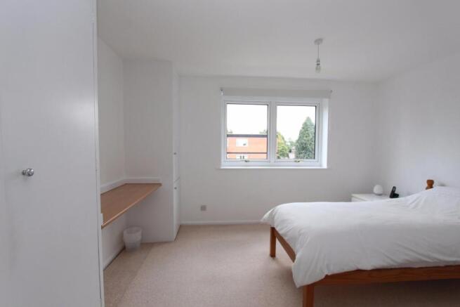 11 Lime Court bed2.jpg